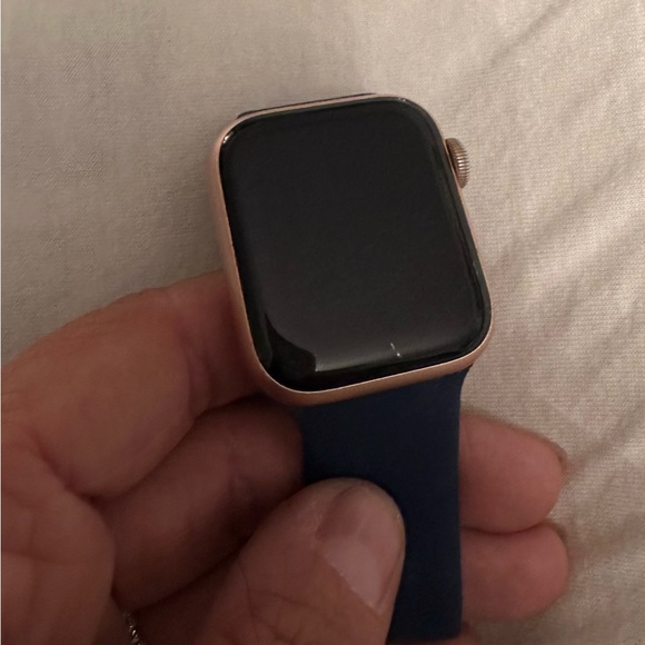 Series 4 Apple Watch 40 mm rose gold - Picture 3 of 3